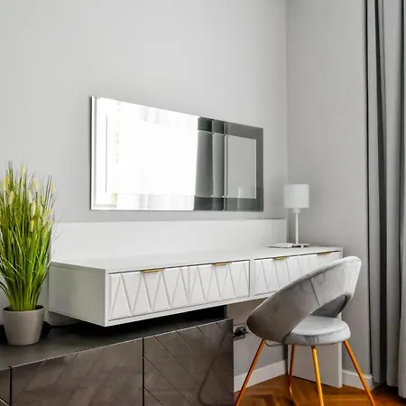 Designer 2bd Near Alexander Nevski Cathedral By Flat Mаnager *